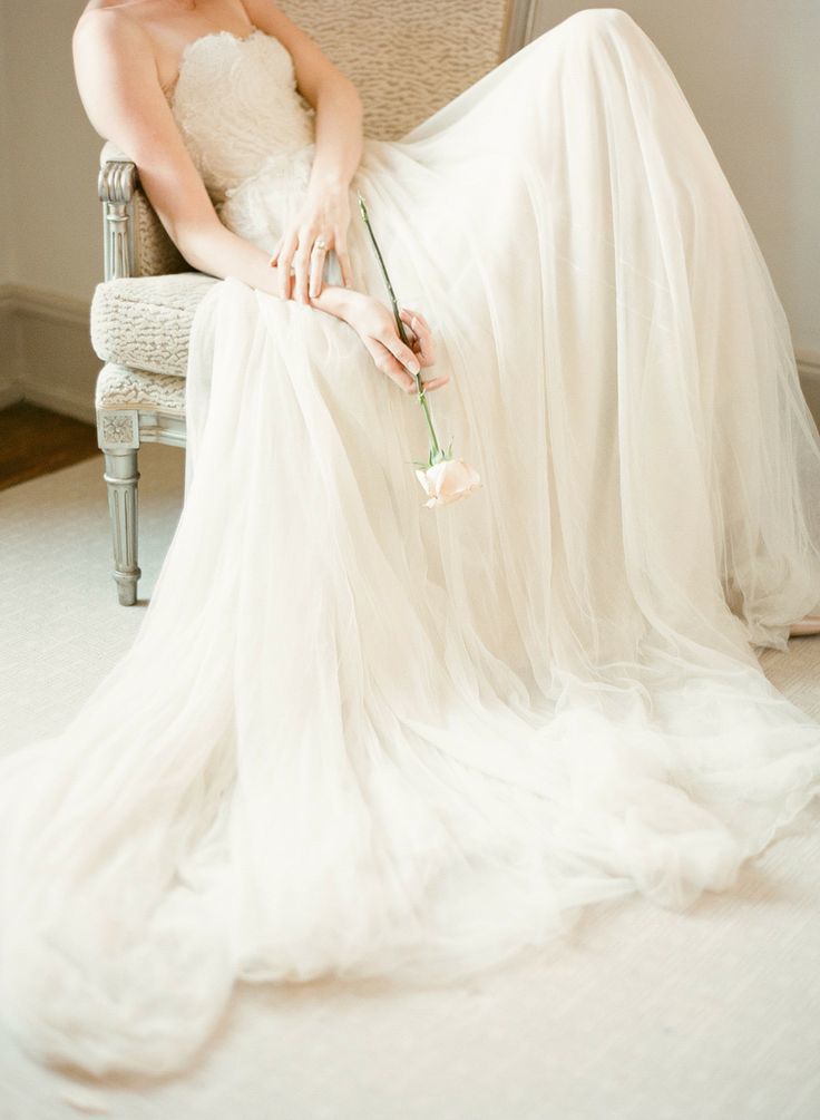 Fluffy Tulle Dresses: The Essential Rule for Maidens! Luxurious Gowns for a Dreamy Experience ♡にて紹介している画像