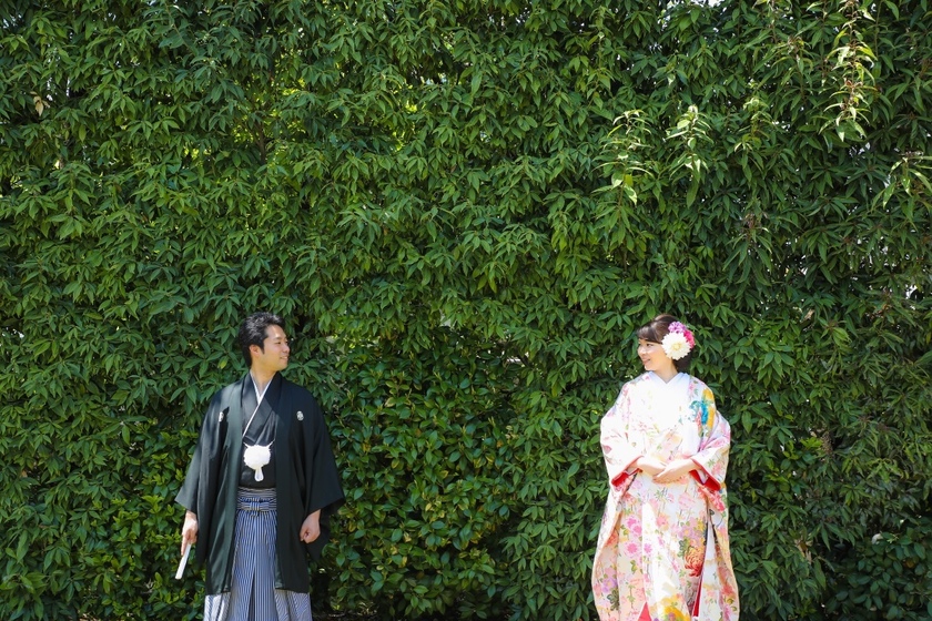 위에서 아래로, 기본 포즈를 모두 망라! 사진사에게 당일 보여주고 싶은 "한복 사전 촬영 포즈" 30선＊にて紹介している画像