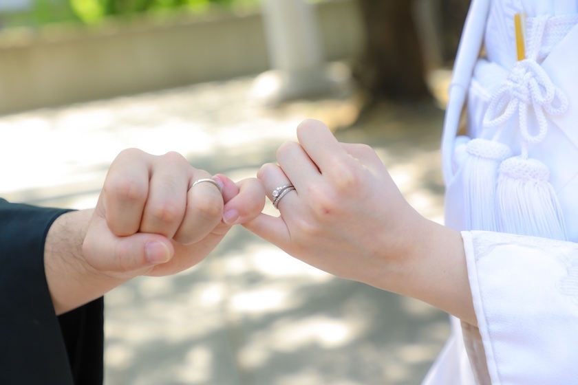 위에서 아래로, 기본 포즈를 모두 망라! 사진사에게 당일 보여주고 싶은 "한복 사전 촬영 포즈" 30선＊にて紹介している画像