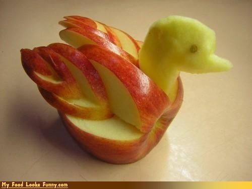 幸せの象徴*リンゴをおしゃれに♡話題のフルーツカービングでゲストもびっくり！にて紹介している画像