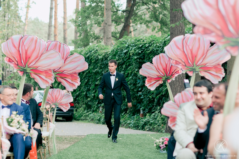 まるで妖精の世界！ジャイアントペーパーフラワーで作った結婚式がおとぎ話級の可愛さ♡にて紹介している画像