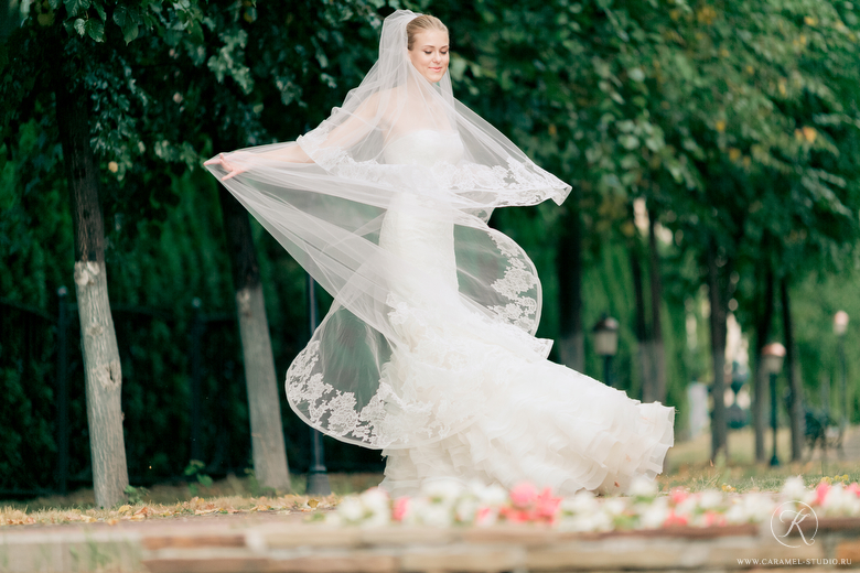 まるで妖精の世界！ジャイアントペーパーフラワーで作った結婚式がおとぎ話級の可愛さ♡にて紹介している画像