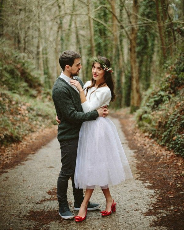 Red × Midi Length Coordination: A Collection of Adorably Retro Images♡にて紹介している画像