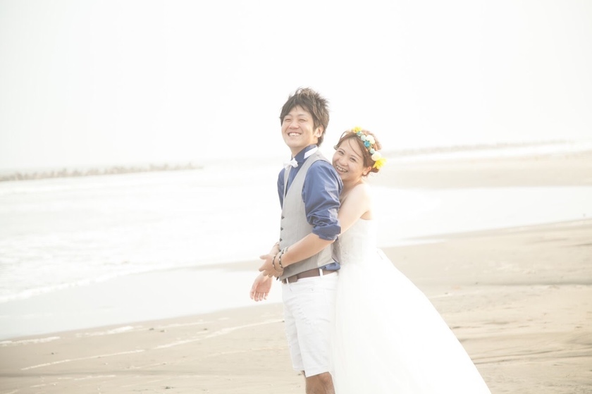 永恒不灭♡自然状态的两人留下的美丽【无小物】婚礼照片姿势集＊にて紹介している画像