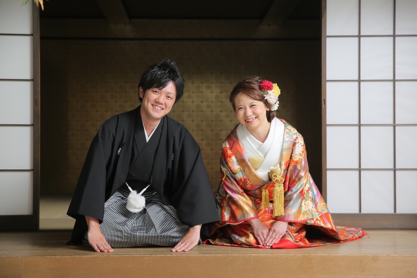 위에서 아래로, 기본 포즈를 모두 망라! 사진사에게 당일 보여주고 싶은 "한복 사전 촬영 포즈" 30선＊にて紹介している画像