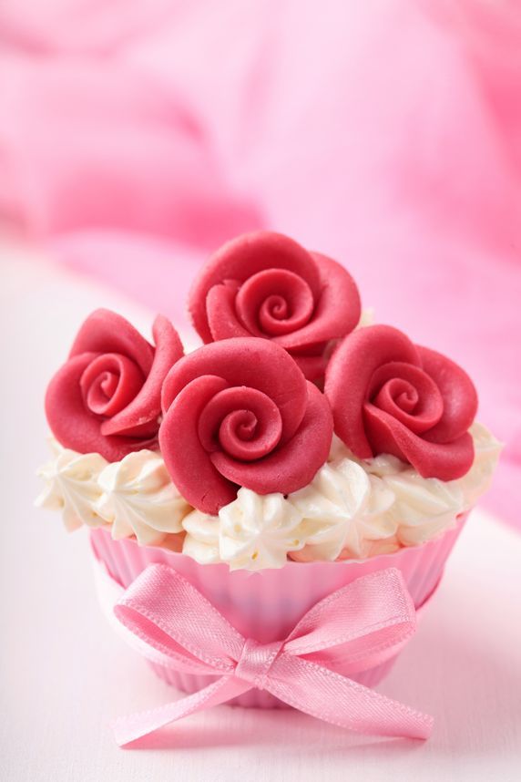 Roses in Bloom: A Collection of Adorable Cupcakesにて紹介している画像