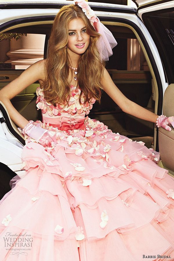 This Spring's Must-See Doll Style: Become a Bride Like a Doll with a Barbie Dress! ♡にて紹介している画像