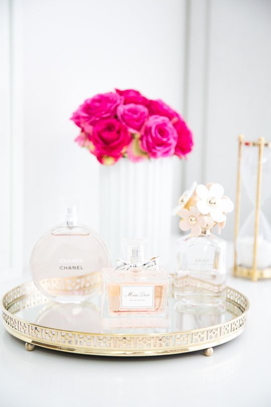 Invisible Accessories: 10 Magical Fragrances That Enhance Your Beauty 🌸にて紹介している画像