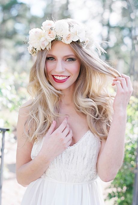 Perfect Bridal Nail Ideas for Spring: Soft and Adorable Colors for the Upcoming Season ♡にて紹介している画像