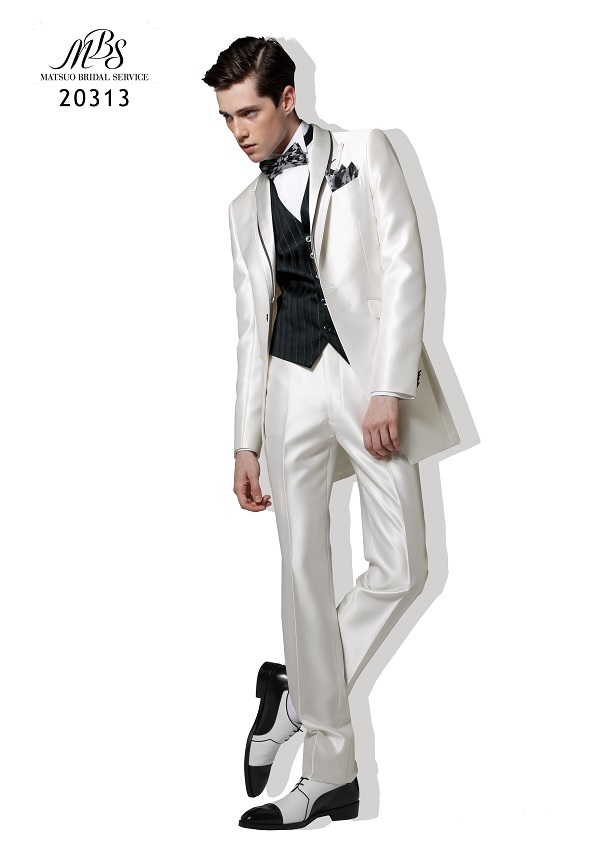 Be the Most Stylish Groom: The Latest Fashion Trends That Will Delight the Bride! ♡にて紹介している画像