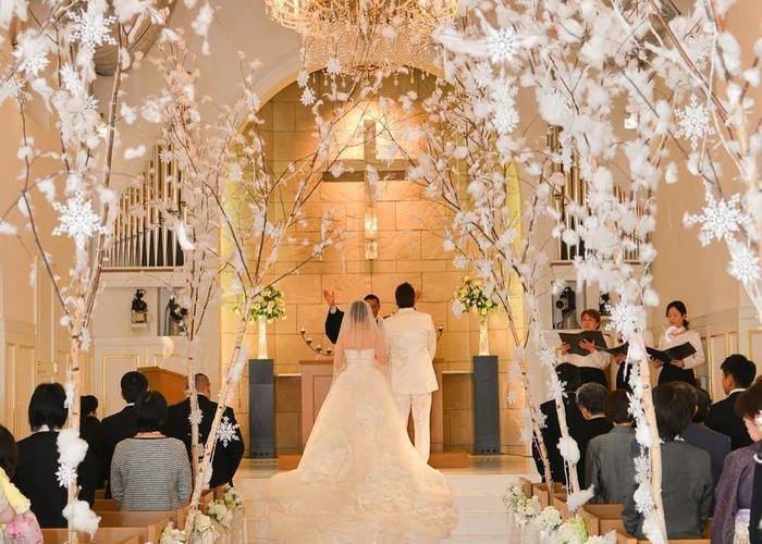 可愛いチャペル装飾 装花のデコレーション画像集 Marry マリー