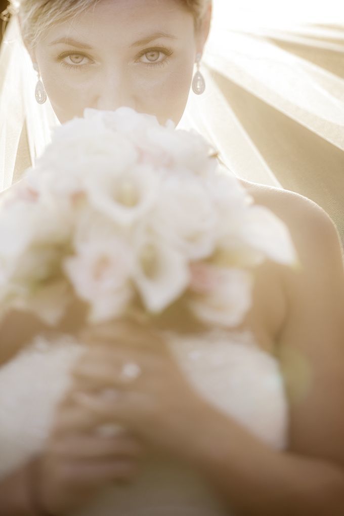 Which Dress Will Be Your Destiny? Three Enchanting Wedding Dresses from the World's Top Brandsにて紹介している画像