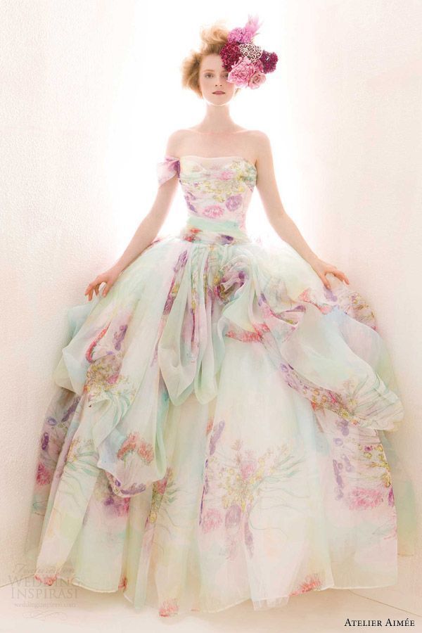 Which Dress Will Be Your Destiny? Three Enchanting Wedding Dresses from the World's Top Brandsにて紹介している画像