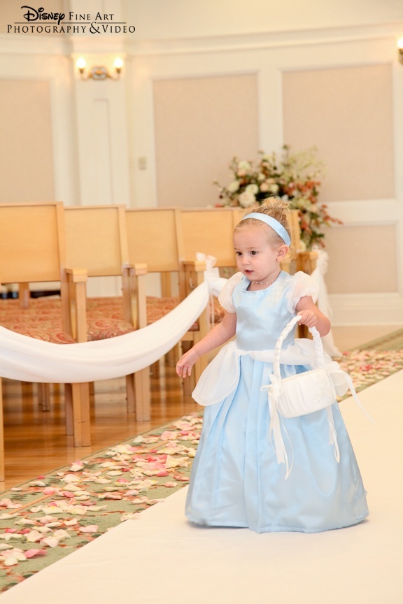 Double Princess: The Adorable Flower Girl Who Became a Little Disney Princess♡にて紹介している画像