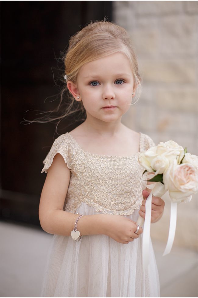 Double Princess: The Adorable Flower Girl Who Became a Little Disney Princess♡にて紹介している画像