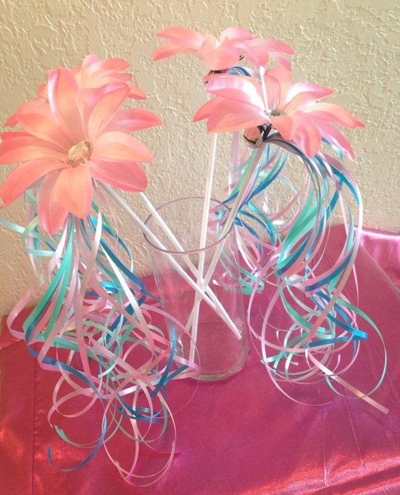 Welcome to the World of Fairies: A Fantastical Wedding Inspired by "Tinker Bell" ♡にて紹介している画像