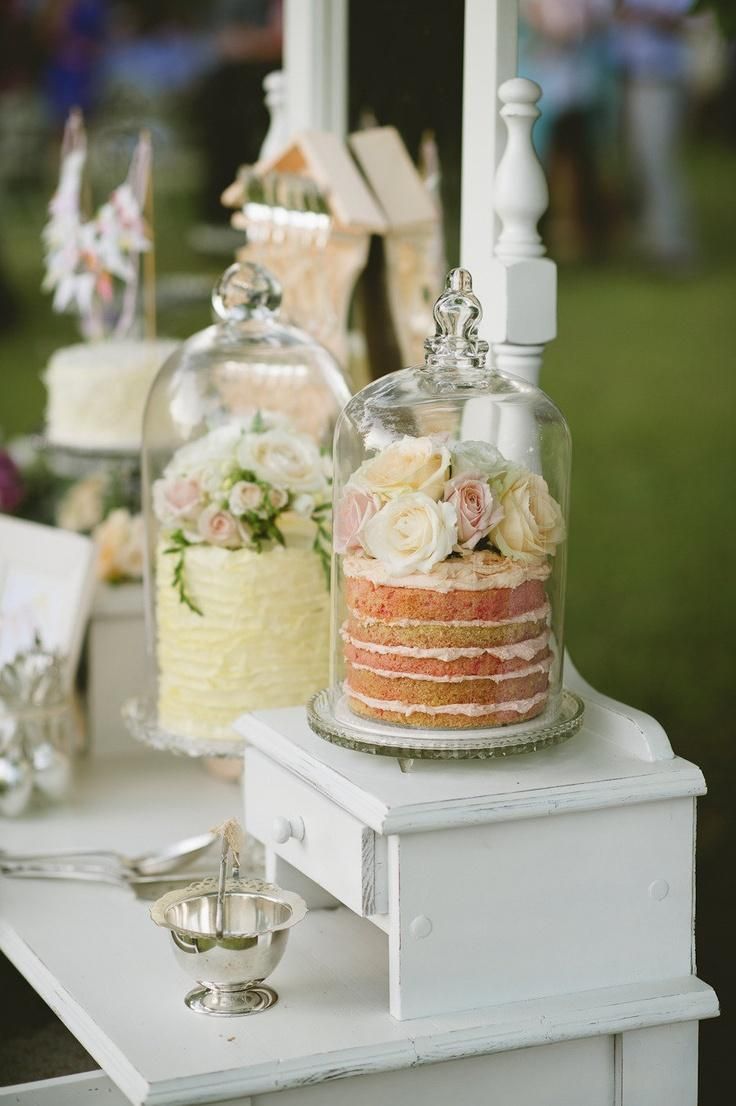 A Touch of Romance: The Rising Trend of Naked Cakes for Your Dream Wedding!にて紹介している画像