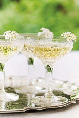 Beautiful Glasses: Adorable Images of Champagne Glasses♡にて紹介している画像