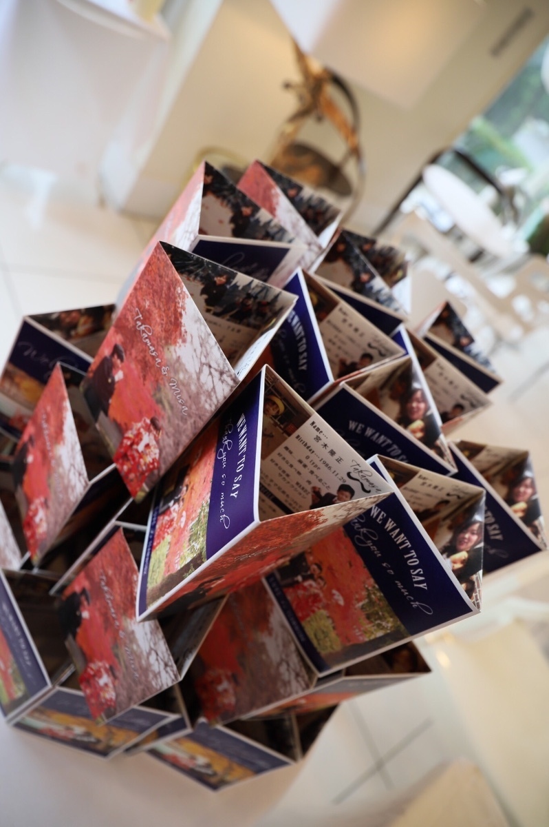 昔からの大定番！「三つ折り席次表」を作った花嫁さんのデザイン・レイアウトをチェック＊にて紹介している画像