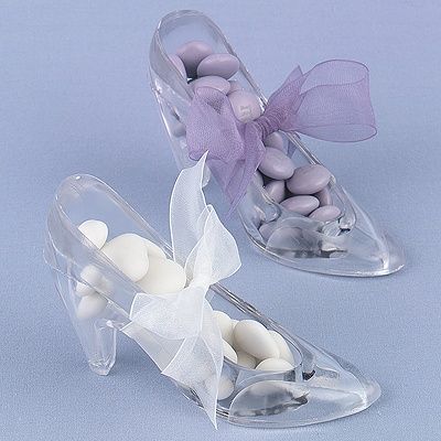 Romantic ♡ 4 Ways to Incorporate Cinderella's Glass Slipper into Your Weddingにて紹介している画像