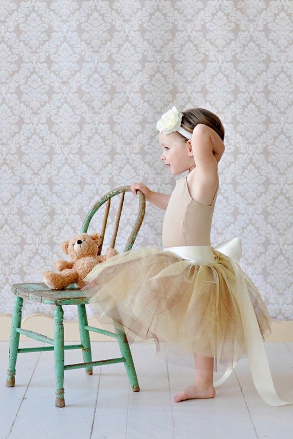 "Stealing the Spotlight with Cuteness: Adorable Ring Bearers and Flower Girls ♡"にて紹介している画像