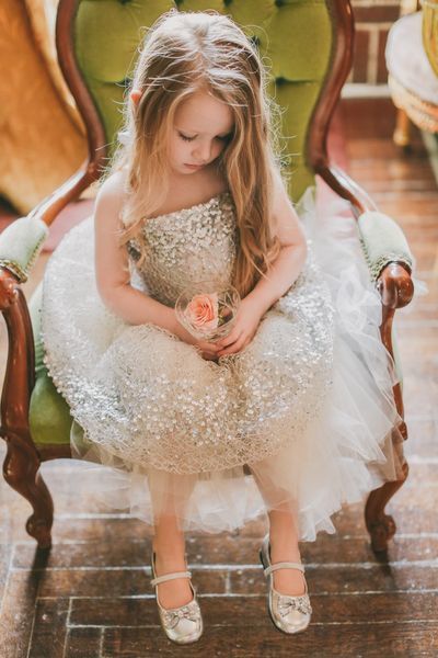"Stealing the Spotlight with Cuteness: Adorable Ring Bearers and Flower Girls ♡"にて紹介している画像