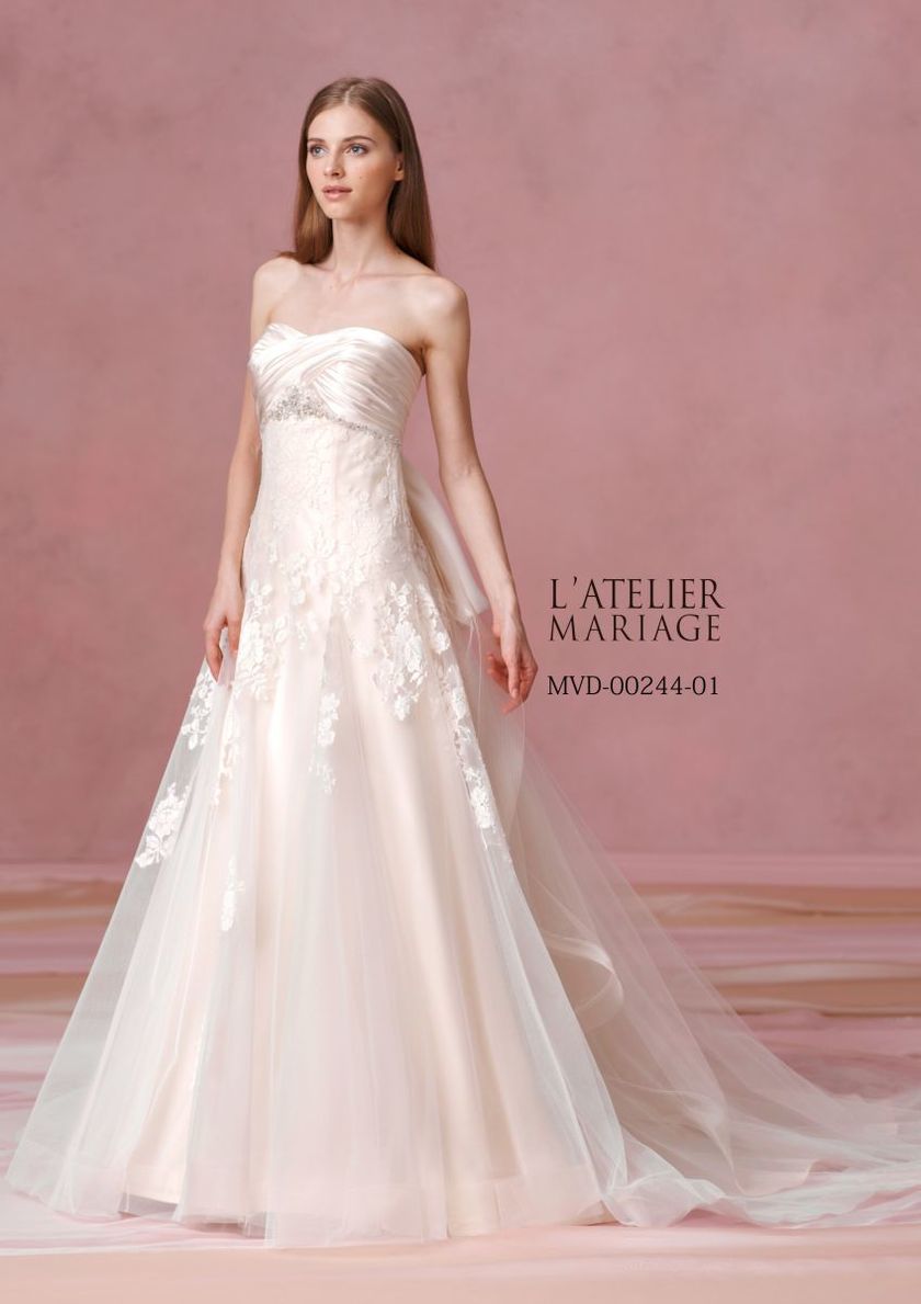 Timeless Beauty: The Adorably Exquisite Dresses of L'Atelier Mariage Mastering Classic Elegance ♡にて紹介している画像