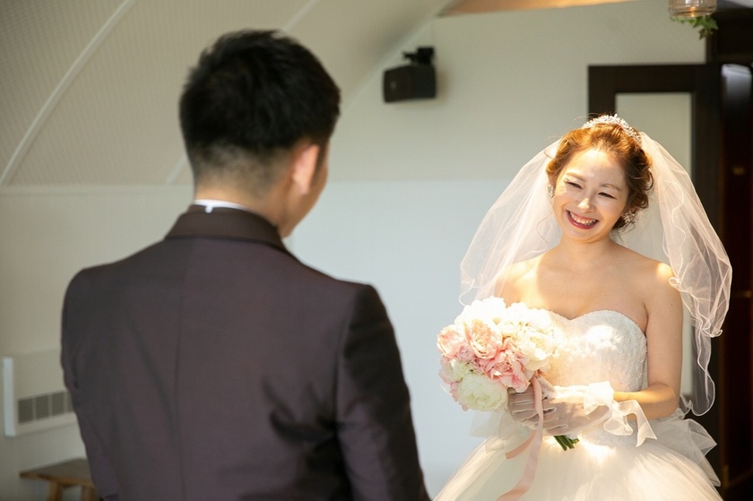 こんな写真を残せたら最高♡【ファーストミートの写真の構図・ポーズ】を事前チェックにて紹介している画像