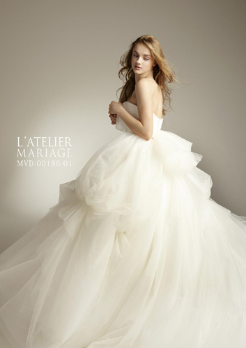 Timeless Beauty: The Adorably Exquisite Dresses of L'Atelier Mariage Mastering Classic Elegance ♡にて紹介している画像