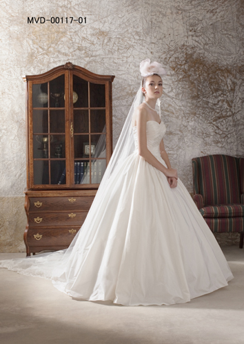 Timeless Beauty: The Adorably Exquisite Dresses of L'Atelier Mariage Mastering Classic Elegance ♡にて紹介している画像