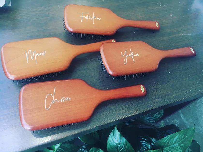 3240円♡おしゃれな名入れができる『AVEDA』のパドルブラシがギフトに最高のトップ画像