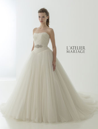 Timeless Beauty: The Adorably Exquisite Dresses of L'Atelier Mariage Mastering Classic Elegance ♡にて紹介している画像