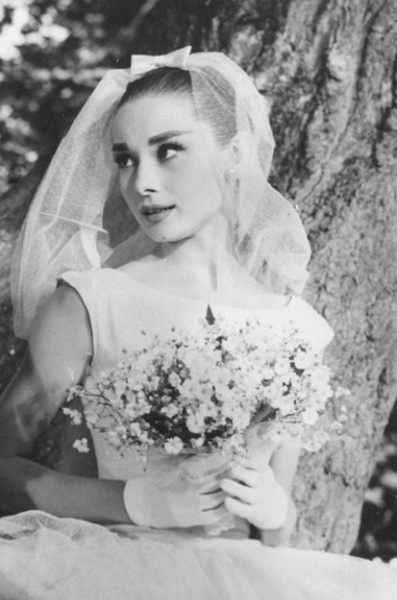 Timeless Beauty: The Adorably Exquisite Dresses of L'Atelier Mariage Mastering Classic Elegance ♡にて紹介している画像