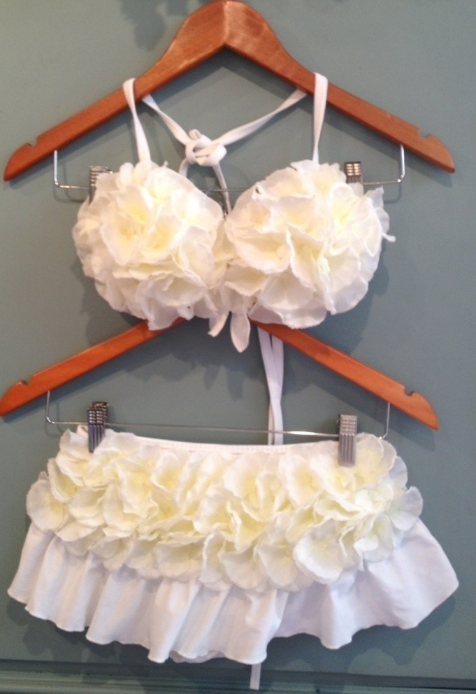 Cute Fashion Brand from Thailand: Chuanpisamai's Petal Swimsuit is Sooo Cute!!にて紹介している画像