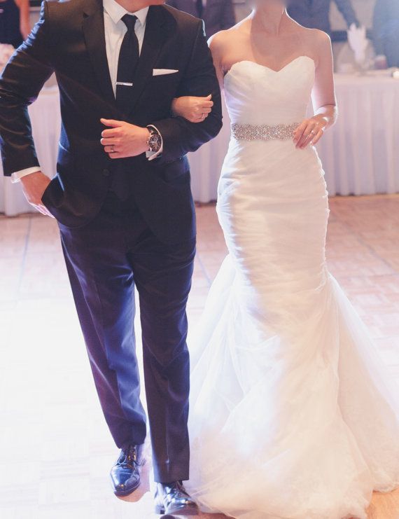 Sparkling Bijou Sash Belts: Adorn Your Waist with Jewels for a Radiant Bride ♡にて紹介している画像