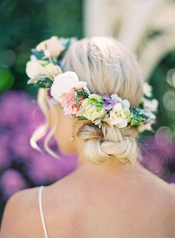 Cute Hairstyles Featuring Flowers ♡にて紹介している画像