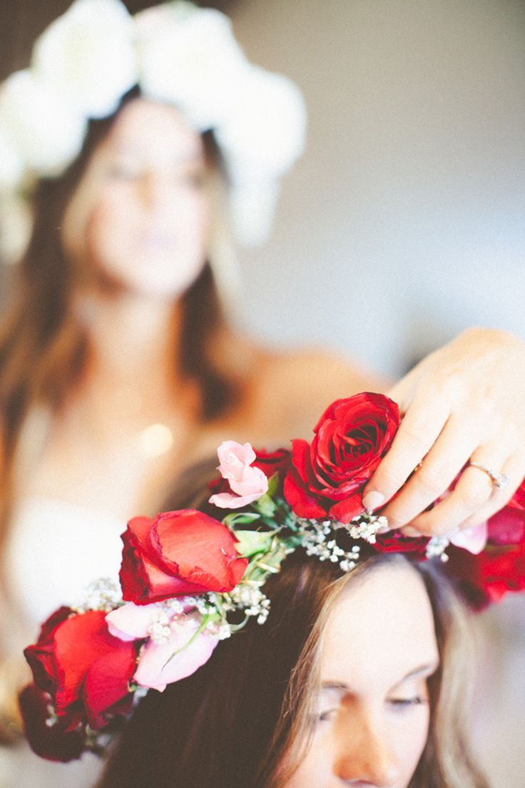 Cute Hairstyles Featuring Flowers ♡にて紹介している画像