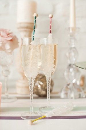 "Locking Hearts with Gem-like Rock Candy: Sparkling Magic Sticks That Shine!"にて紹介している画像