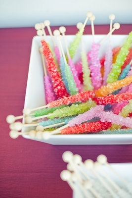 "Locking Hearts with Gem-like Rock Candy: Sparkling Magic Sticks That Shine!"にて紹介している画像