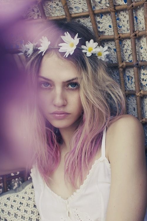 Charming Spring Wedding: Featuring Delicate Yellow and White "Margaret" Flowers as the Main Attraction ♡にて紹介している画像