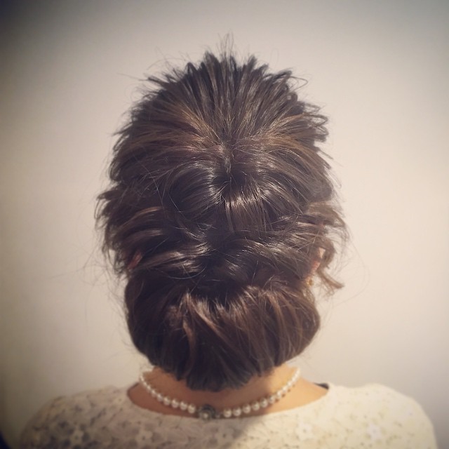 『くるりんぱ』で簡単くずし感♡ふんわり華やか*ズルイくらい可愛いヘアアレンジに注目！にて紹介している画像