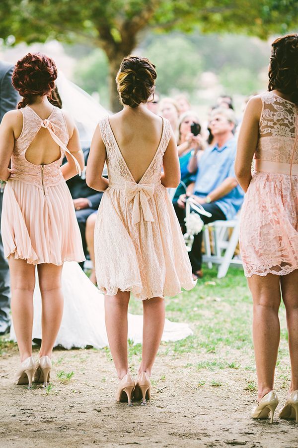 結婚式をもっと華やかに♡ウェディングドレスを引立てるブライズメイドの衣装紹介**にて紹介している画像