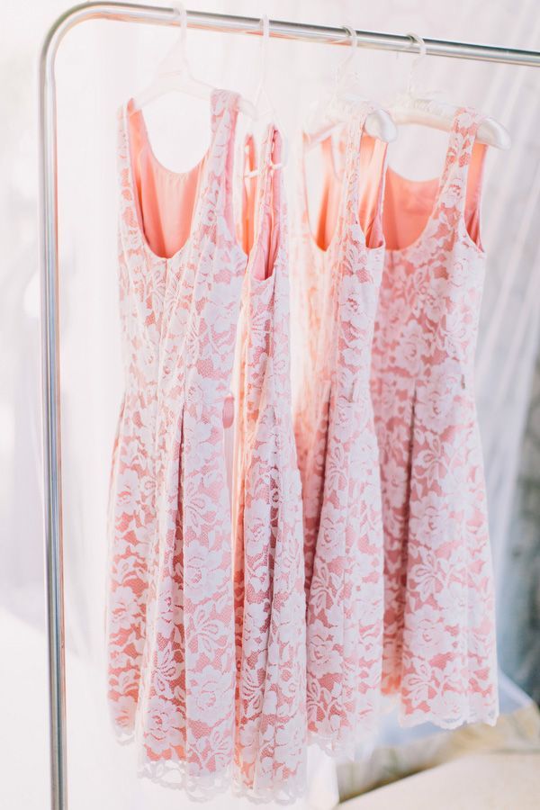 結婚式をもっと華やかに♡ウェディングドレスを引立てるブライズメイドの衣装紹介**にて紹介している画像