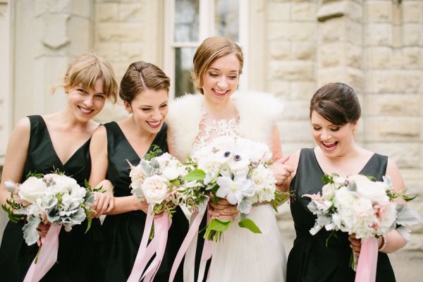 結婚式をもっと華やかに♡ウェディングドレスを引立てるブライズメイドの衣装紹介**にて紹介している画像