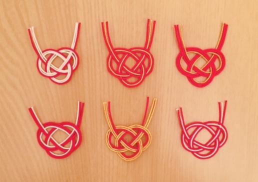 和婚・和装前撮りにぴったり♡「水引きネイル」の可愛いネイルカタログ＊にて紹介している画像