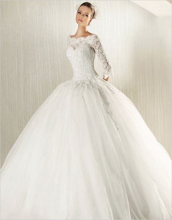 Exquisite Glamour in a Colorful Ball Gown! Captivating Dress Looks Just Like a Dreamy Ballroom Experience♡にて紹介している画像