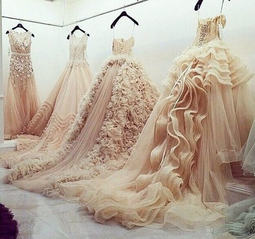 Exquisite Glamour in a Colorful Ball Gown! Captivating Dress Looks Just Like a Dreamy Ballroom Experience♡にて紹介している画像