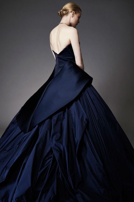 Exquisite Glamour in a Colorful Ball Gown! Captivating Dress Looks Just Like a Dreamy Ballroom Experience♡にて紹介している画像