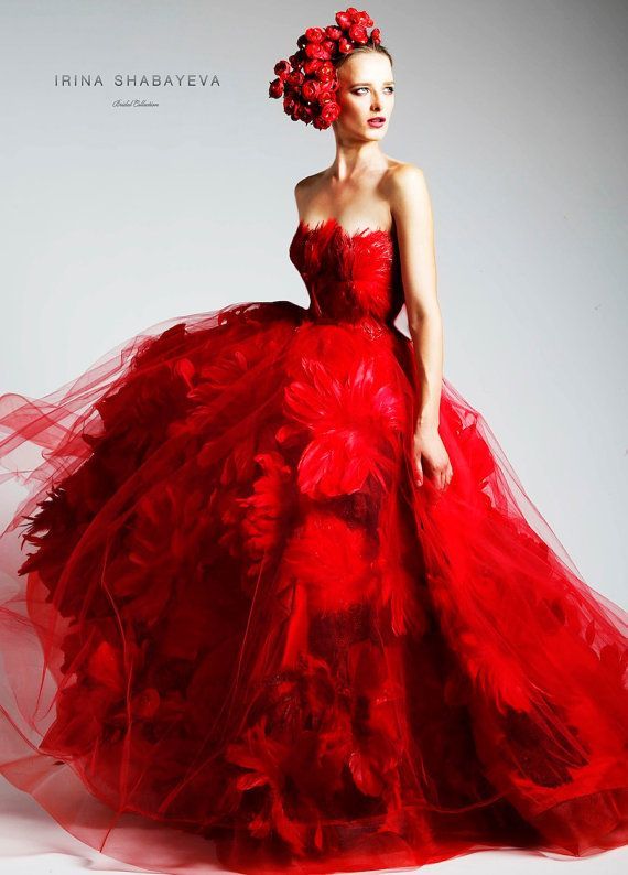 Exquisite Glamour in a Colorful Ball Gown! Captivating Dress Looks Just Like a Dreamy Ballroom Experience♡にて紹介している画像