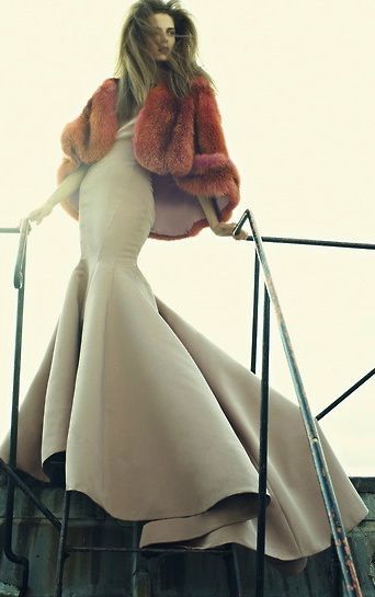 "Zac Posen's Gift for Ordinary Girls: Special Dresses to Feel Like a Celebrity ♡"にて紹介している画像